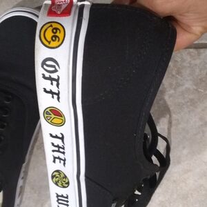 Vans of the wall size 10.5 men's / women's 12